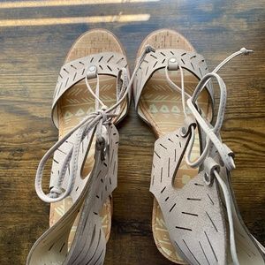 Dolce Vita Sandals nwot size 9